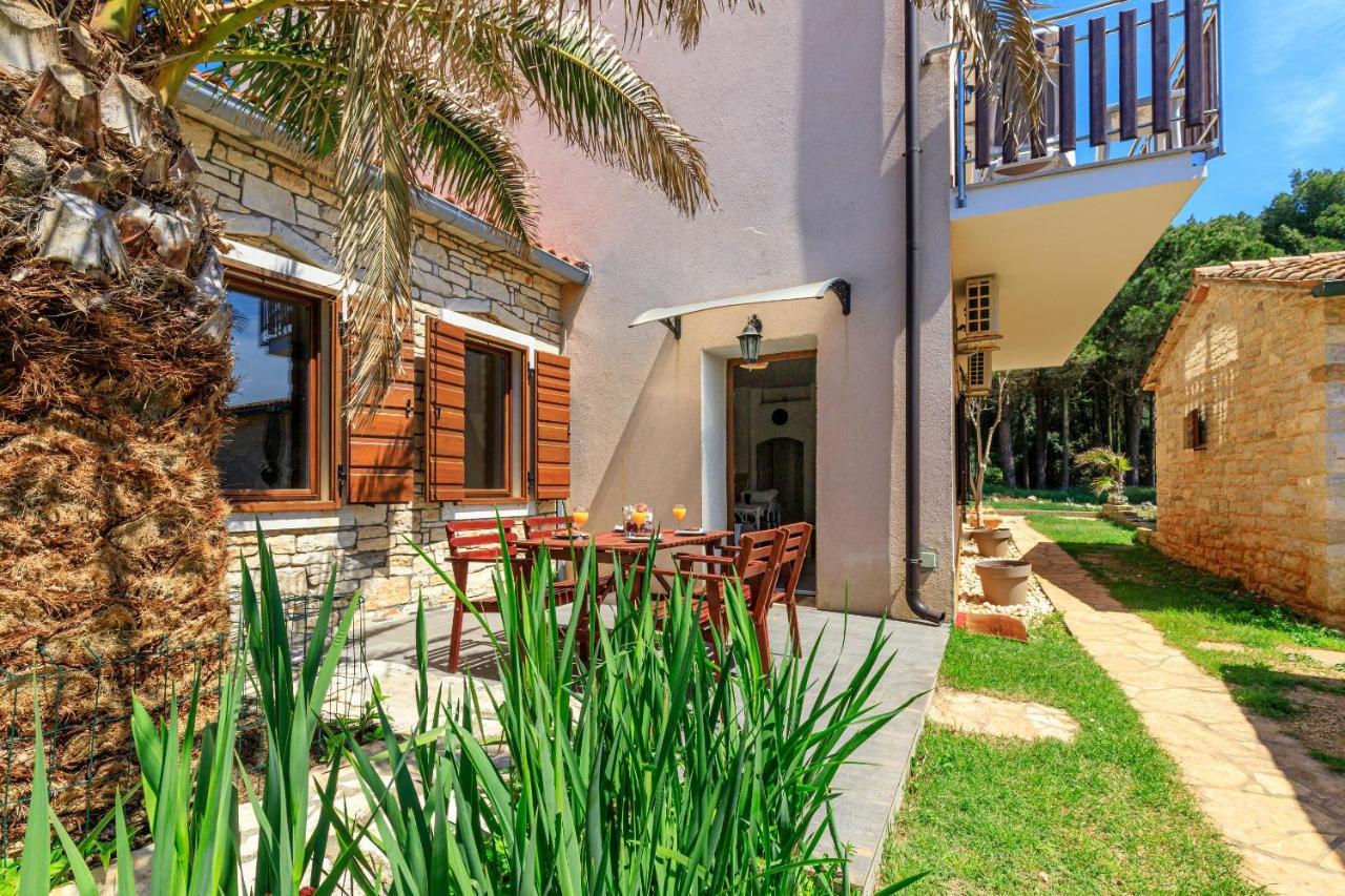 Cuvi Beach Apartments Rovinj Exterior foto