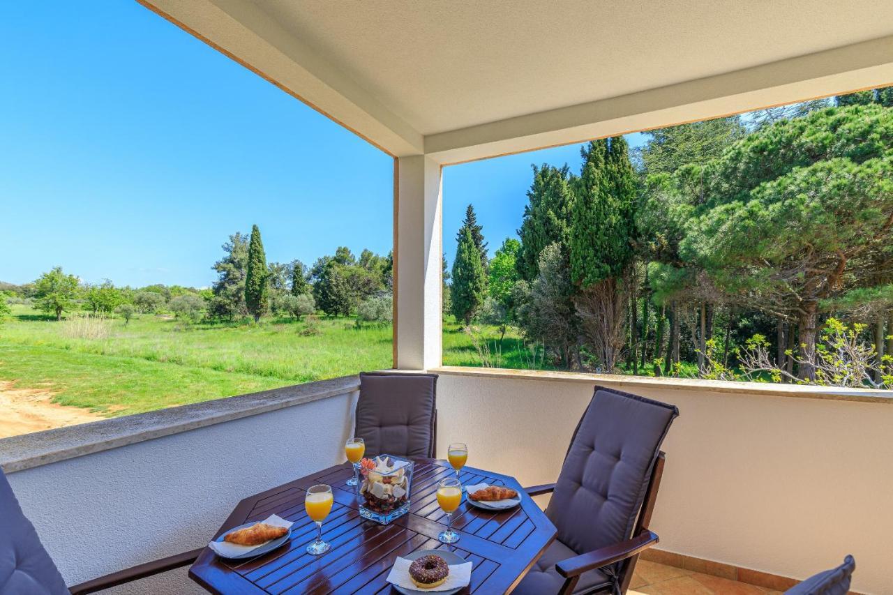 Cuvi Beach Apartments Rovinj Exterior foto